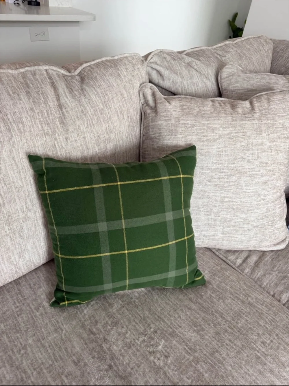 Holiday Pine Tree Decorative Throw Pillow - Green
